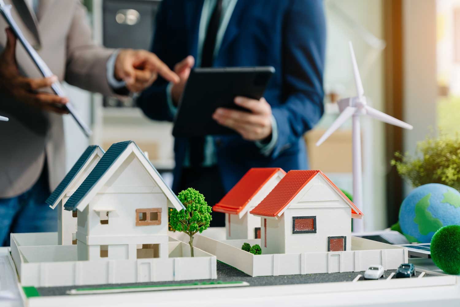 Equipo de bienes raices realizando venta de inmuebles en Puebla